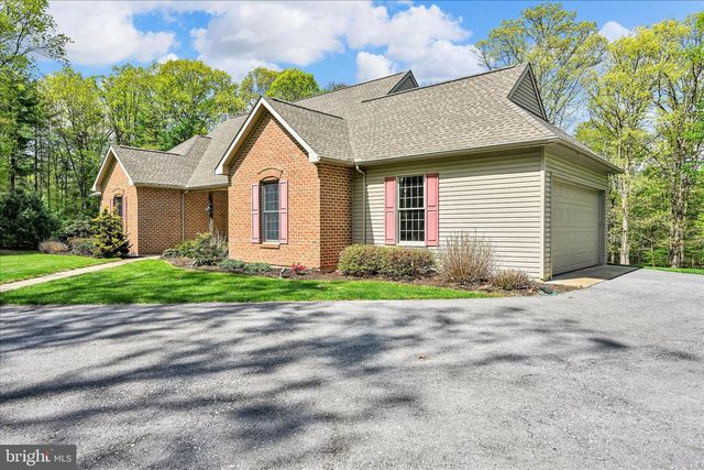 25 CHURCH LN, Jonestown, PA 17038
