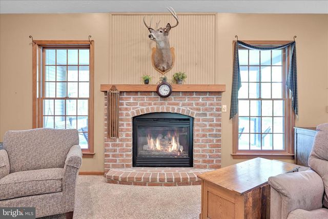 25 CHURCH LN, Jonestown, PA 17038