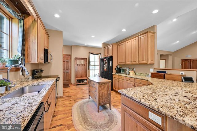 25 CHURCH LN, Jonestown, PA 17038