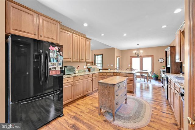 25 CHURCH LN, Jonestown, PA 17038