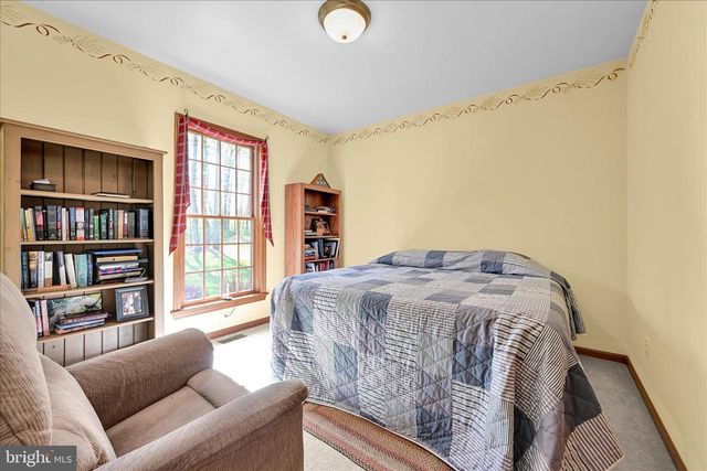 25 CHURCH LN, Jonestown, PA 17038