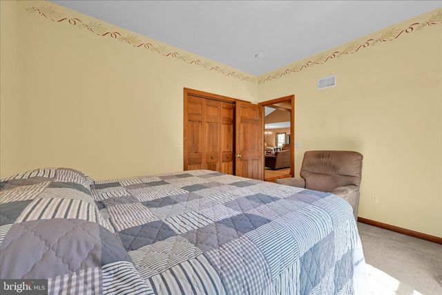 25 CHURCH LN, Jonestown, PA 17038
