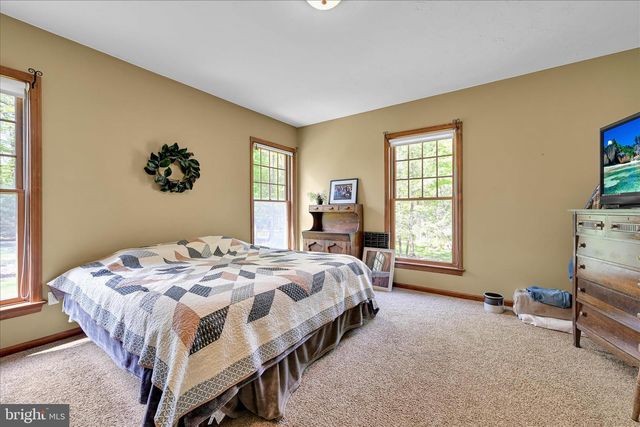 25 CHURCH LN, Jonestown, PA 17038