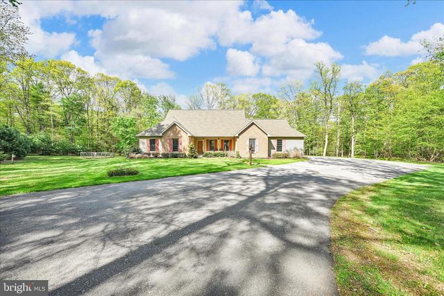 25 CHURCH LN, Jonestown, PA 17038
