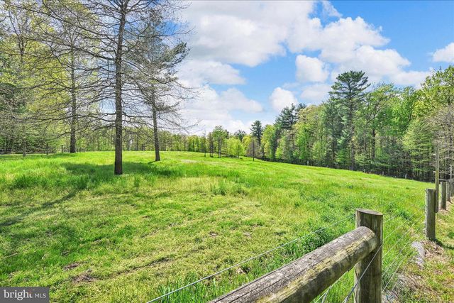 25 CHURCH LN, Jonestown, PA 17038
