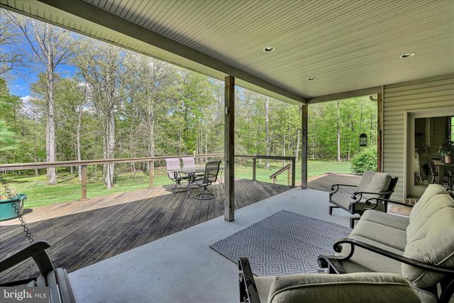 25 CHURCH LN, Jonestown, PA 17038