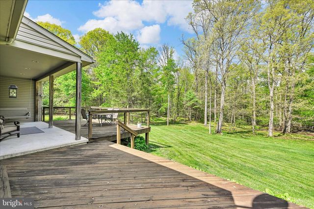 25 CHURCH LN, Jonestown, PA 17038