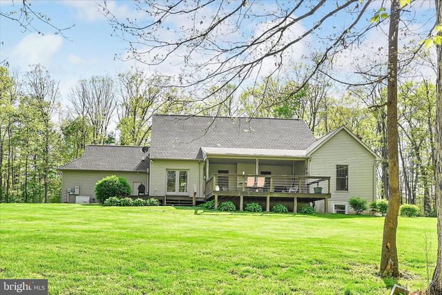 25 CHURCH LN, Jonestown, PA 17038