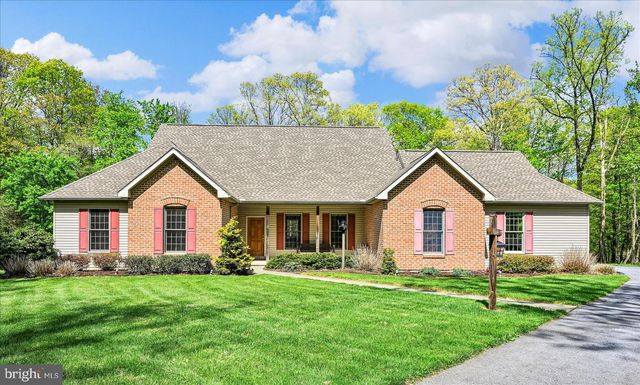 25 CHURCH LN, Jonestown, PA 17038