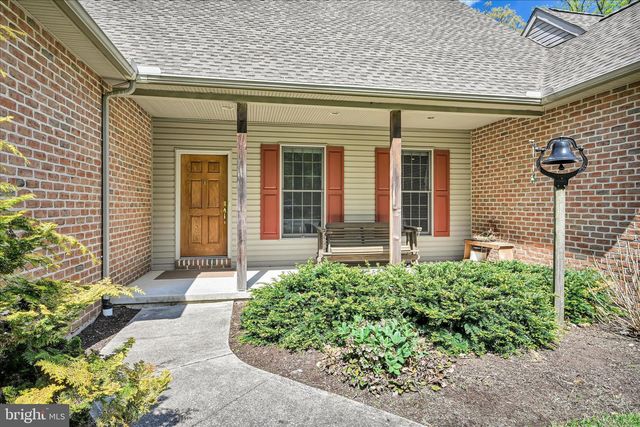 25 CHURCH LN, Jonestown, PA 17038