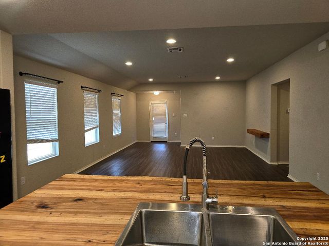 1792 HEATHER GLEN DR, New Braunfels, TX 78130