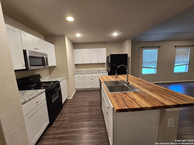 1792 HEATHER GLEN DR, New Braunfels, TX 78130