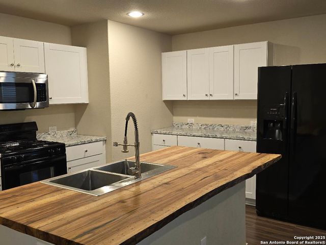 1792 HEATHER GLEN DR, New Braunfels, TX 78130
