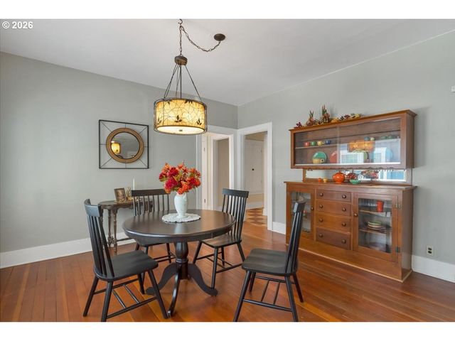 1970 MAPLE Ave Ne, Salem, OR 97301
