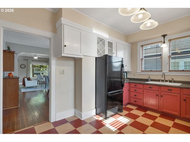 1970 MAPLE Ave Ne, Salem, OR 97301