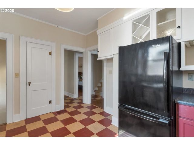 1970 MAPLE Ave Ne, Salem, OR 97301