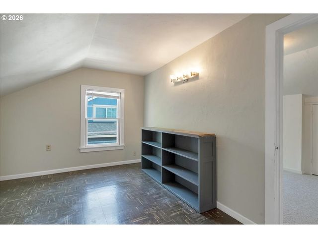1970 MAPLE Ave Ne, Salem, OR 97301