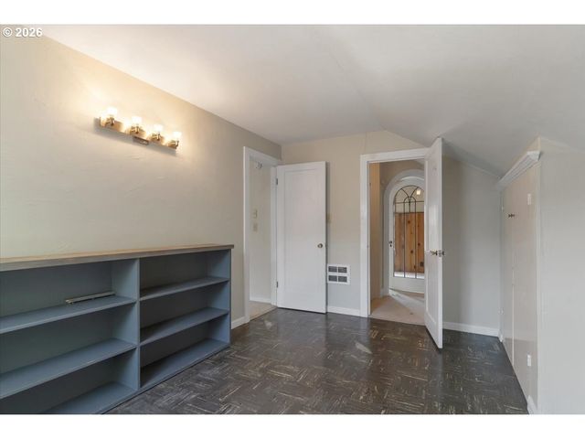 1970 MAPLE Ave Ne, Salem, OR 97301