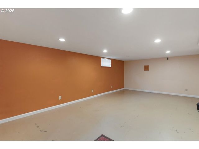 1970 MAPLE Ave Ne, Salem, OR 97301