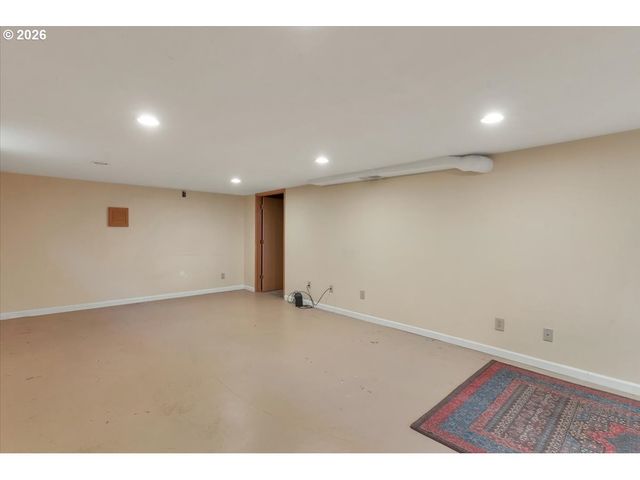 1970 MAPLE Ave Ne, Salem, OR 97301