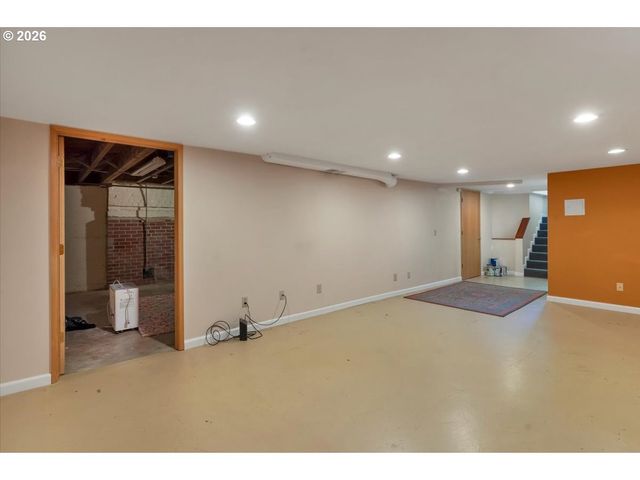 1970 MAPLE Ave Ne, Salem, OR 97301