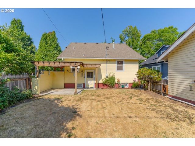 1970 MAPLE Ave Ne, Salem, OR 97301