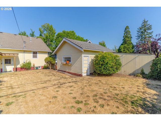 1970 MAPLE Ave Ne, Salem, OR 97301