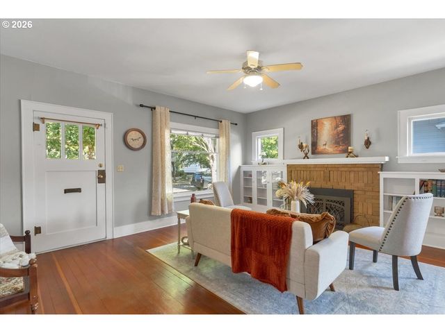 1970 MAPLE Ave Ne, Salem, OR 97301