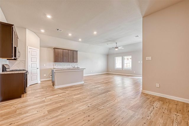2611 Westward Hill Drive, Fresno, TX 77545
