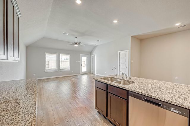 2611 Westward Hill Drive, Fresno, TX 77545