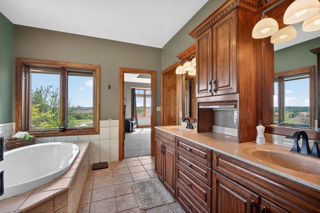 303 S 12th Street, Guthrie Center, IA 50115