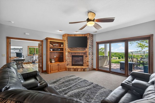 303 S 12th Street, Guthrie Center, IA 50115