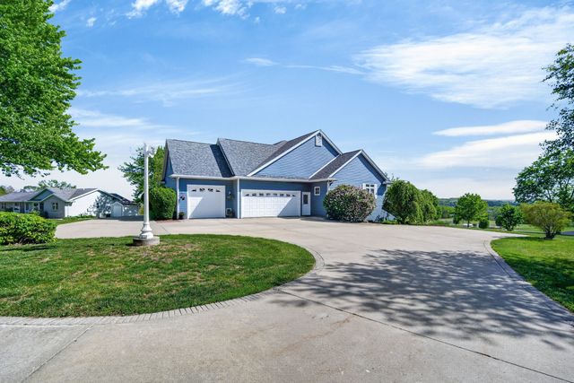 303 S 12th Street, Guthrie Center, IA 50115