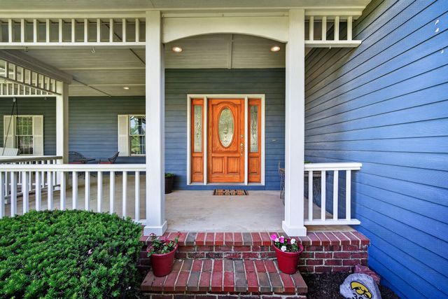 303 S 12th Street, Guthrie Center, IA 50115
