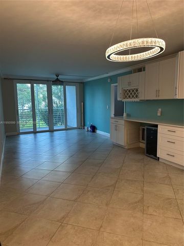 2731 NE 14th St Cswy 205, Pompano Beach, FL 33062