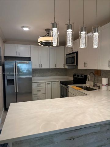 2731 NE 14th St Cswy 205, Pompano Beach, FL 33062