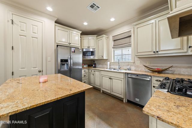 413 Harbor Road, Youngsville, LA 70592