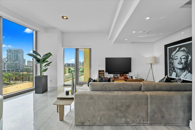17901 COLLINS 604, Sunny Isles Beach, FL 33160