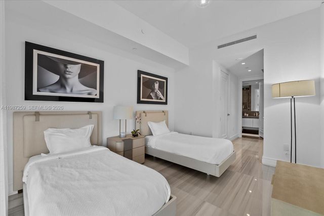 17901 COLLINS 604, Sunny Isles Beach, FL 33160