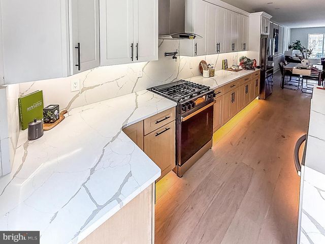 2218 BAINBRIDGE ST, Philadelphia, PA 19146