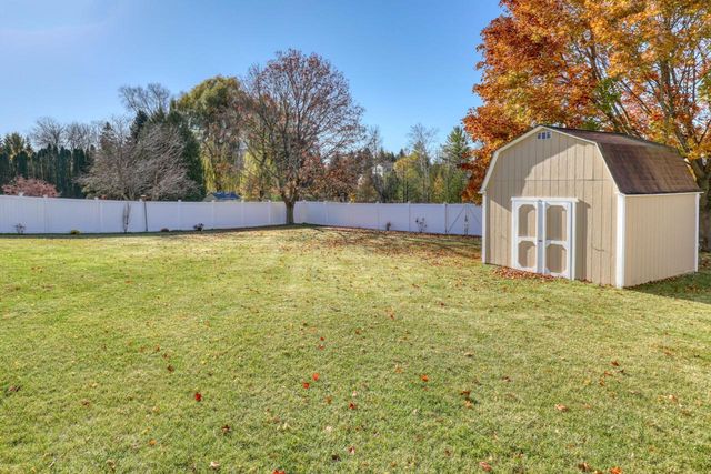 367 Prairie RUN, Grafton, WI 53024