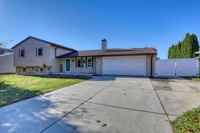 367 Prairie RUN, Grafton, WI 53024