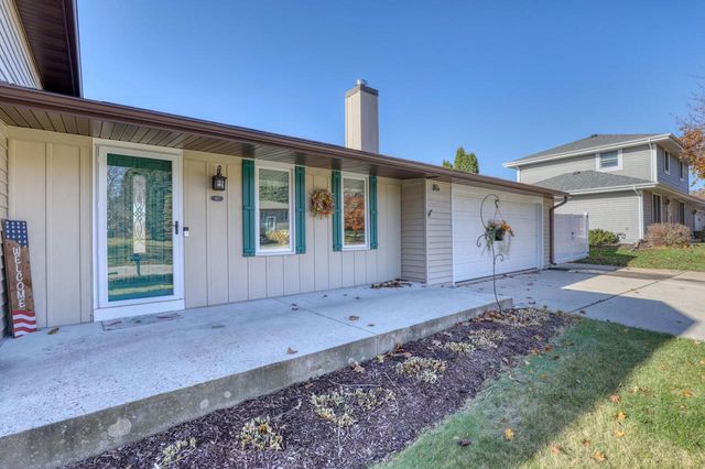 367 Prairie RUN, Grafton, WI 53024