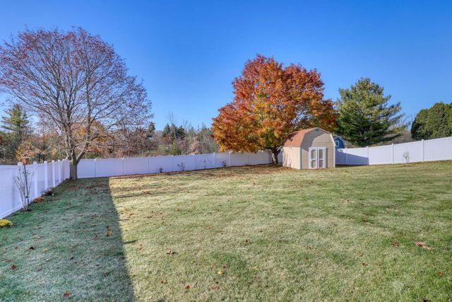 367 Prairie RUN, Grafton, WI 53024