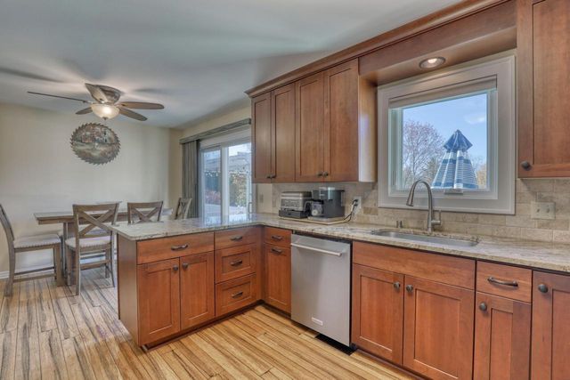 367 Prairie RUN, Grafton, WI 53024