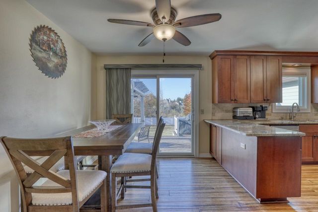 367 Prairie RUN, Grafton, WI 53024