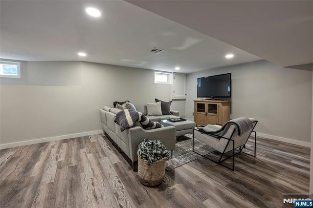 43 Garfield Place, Ridgewood, NJ 07450