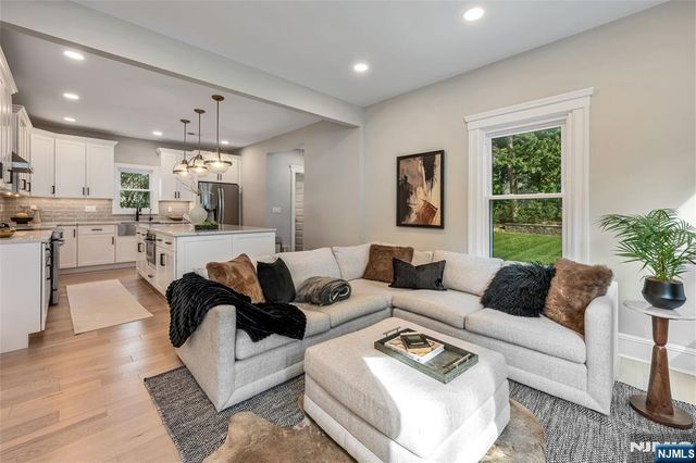 43 Garfield Place, Ridgewood, NJ 07450