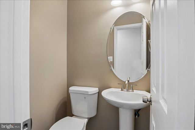5503 ROLLINS LN, Capitol Heights, MD 20743