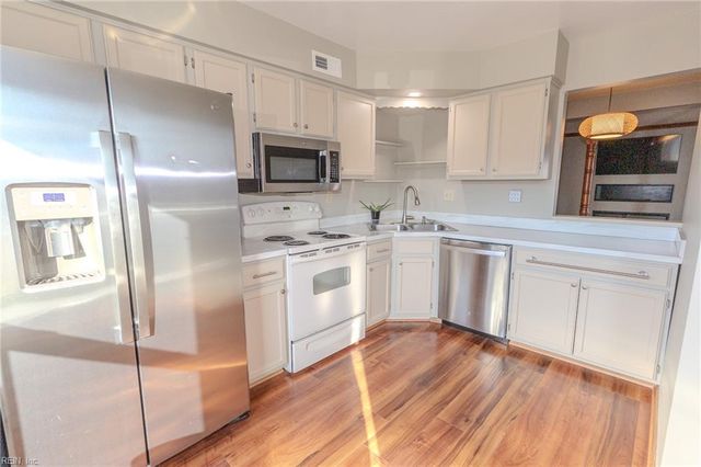 808 Federal CT, Virginia Beach, VA 23462